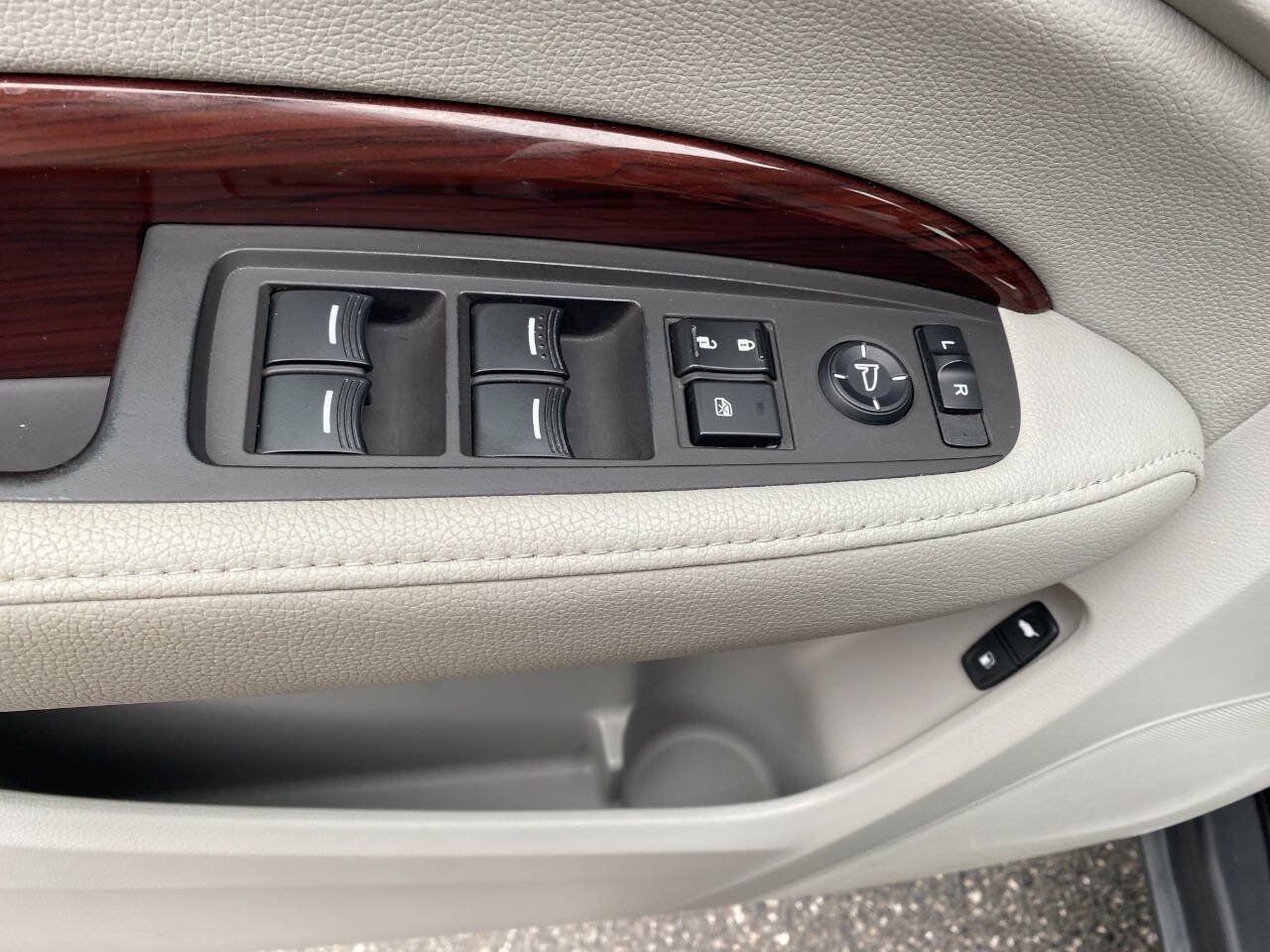 Used 2015 Acura MDX w/ Technology Package AWD/4WD image 12