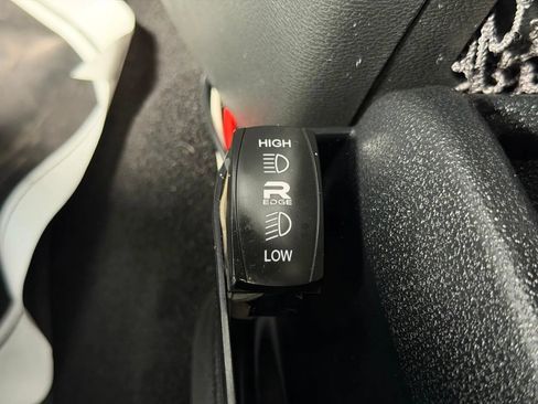 Used 2018 Jeep Wrangler Unlimited Sport S AWD/4WD image 35