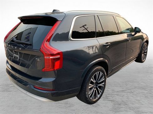 Used 2022 Volvo XC90 T5 Momentum w/ Climate Package AWD/4WD image 2