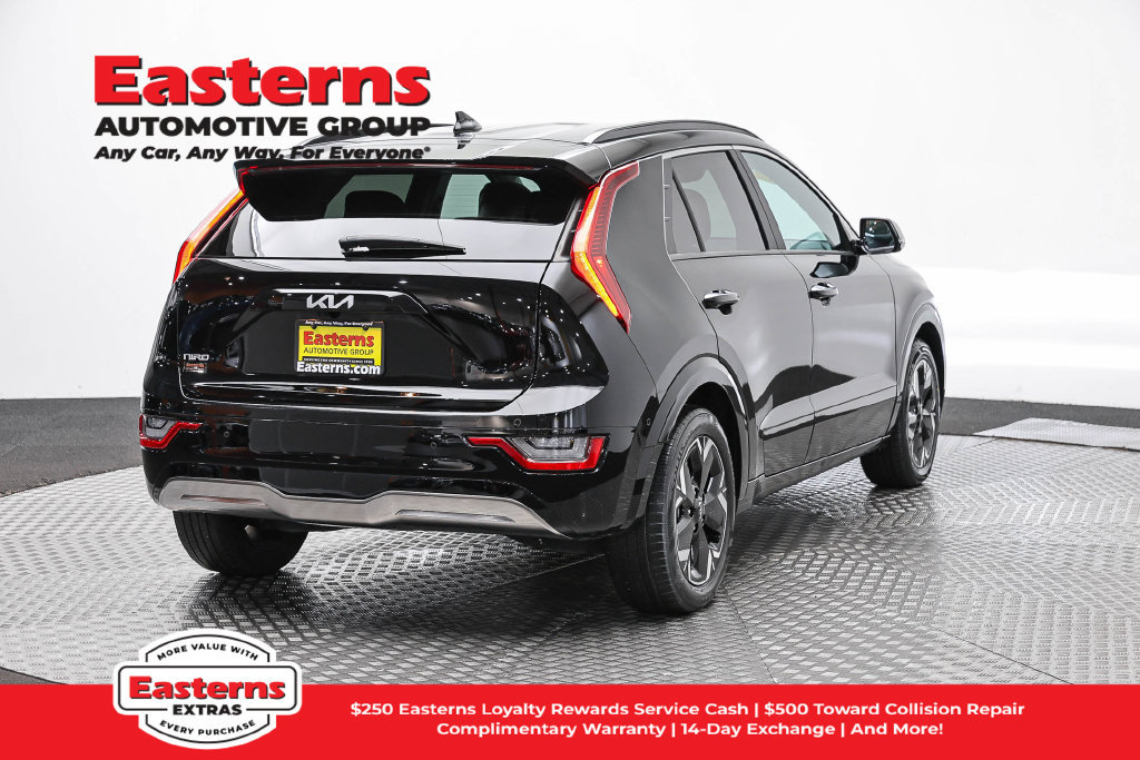 Used 2023 Kia Niro Wave w/ Wave Preserve Package FWD image 6