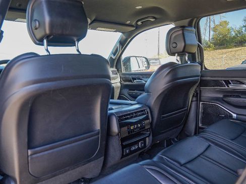 Used 2024 Jeep Wagoneer Series II w/ Flexible Seating Group image 27