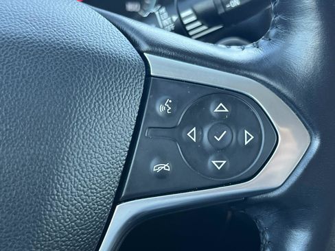 Used 2021 Chevrolet Traverse LT image 10