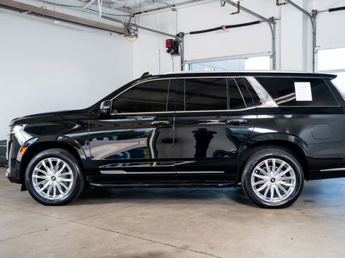 Used 2022 Cadillac Escalade Premium Luxury image 8