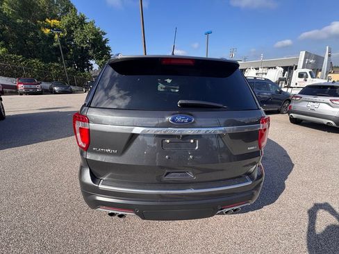 Used 2019 Ford Explorer Platinum AWD/4WD image 4