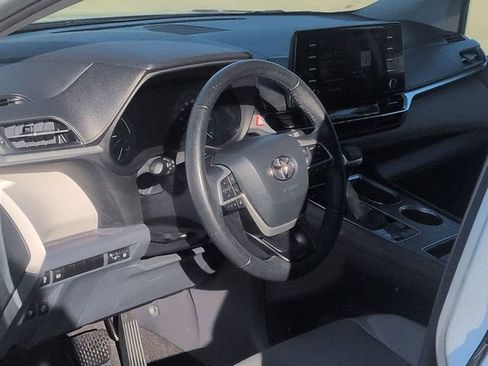 Certified 2023 Toyota Sienna XLE image 12