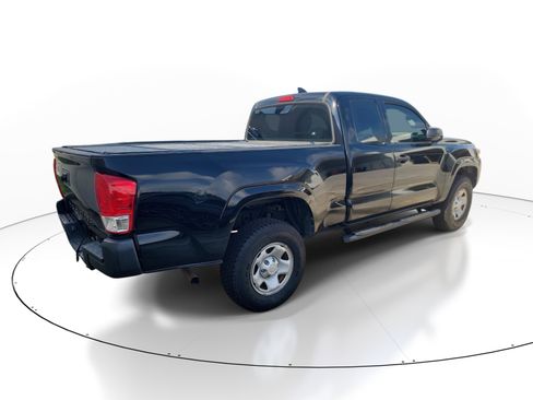 Used 2016 Toyota Tacoma SR RWD image 6