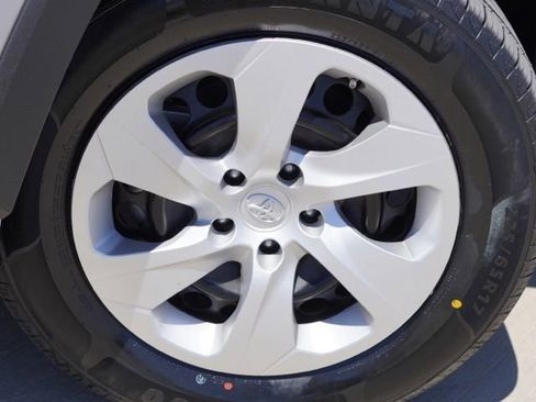 Used 2024 Toyota RAV4 LE AWD/4WD image 10