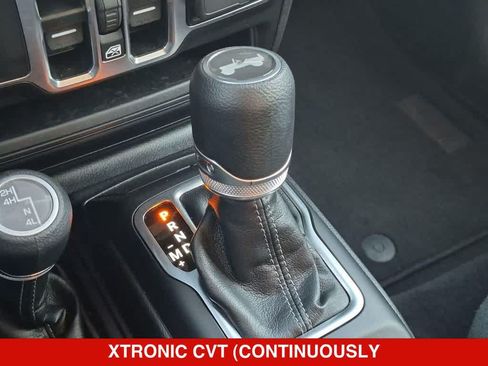 Used 2026 Jeep Wrangler Unlimited Sahara AWD/4WD image 29