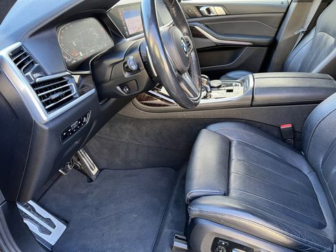 Used 2021 BMW X7 xDrive40i w/ M Sport Package image 16