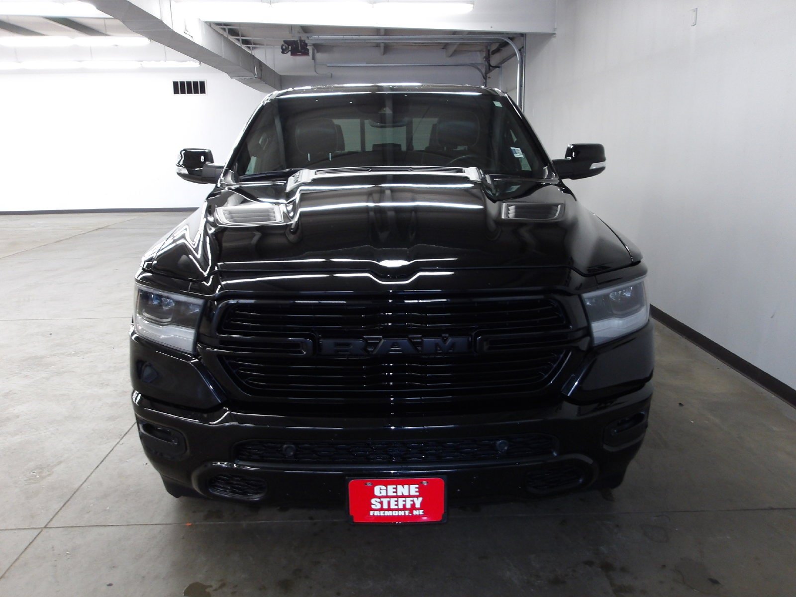 Used 2021 RAM 1500 Laramie AWD/4WD image 6