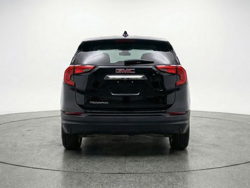 Used 2024 GMC Terrain SLE image 7