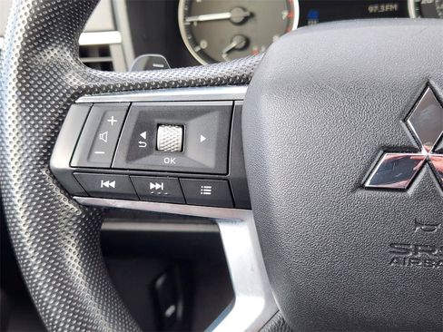 Used 2022 Mitsubishi Outlander ES image 18