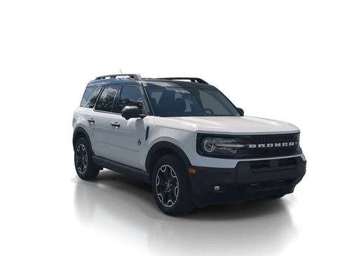 Used 2026 Ford Bronco Sport Outer Banks w/ Outer Banks Tech Package+ AWD/4WD image 2