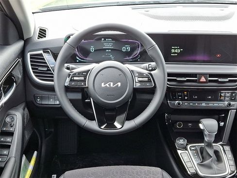 New 2026 Kia Seltos S image 6