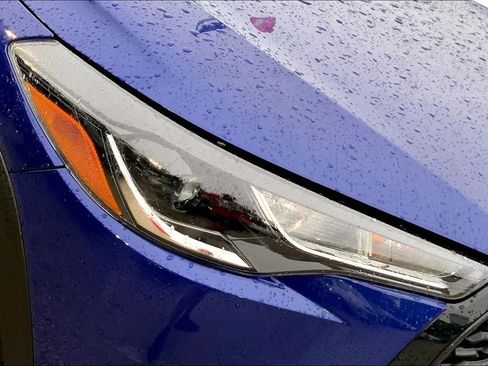 Used 2024 Toyota Corolla Cross LE w/ Moonroof Package FWD image 28