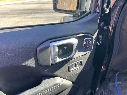 Used 2023 Jeep Wrangler Unlimited Sahara w/ Cold Weather Group image 16