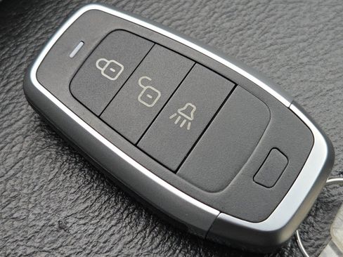 Used 2023 Jeep Compass Latitude w/ Convenience Group image 34