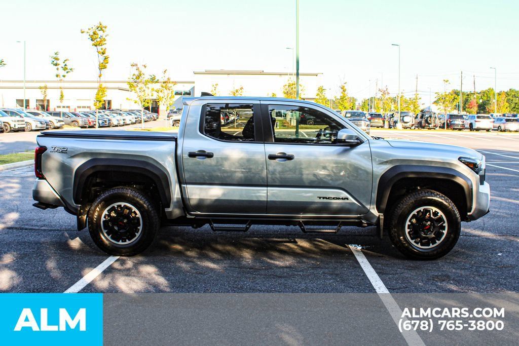 Used 2025 Toyota Tacoma TRD Off-Road AWD/4WD image 8