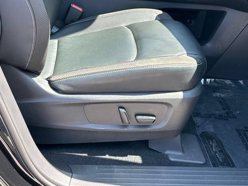 Certified 2022 Nissan Pathfinder SL w/ SL Black Package FWD image 44