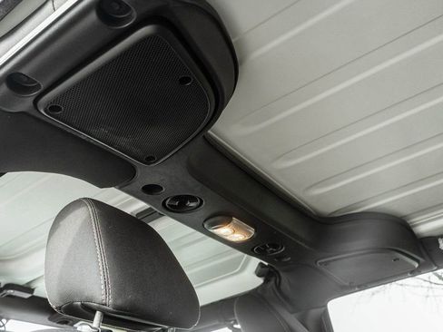 Used 2018 Jeep Wrangler Unlimited Sahara image 26