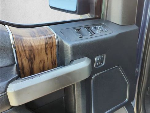 Used 2019 Ford F150 Lariat w/ Equipment Group 502A Luxury image 6