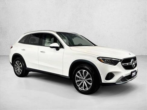 Used 2026 Mercedes-Benz GLC 300 4MATIC image 3