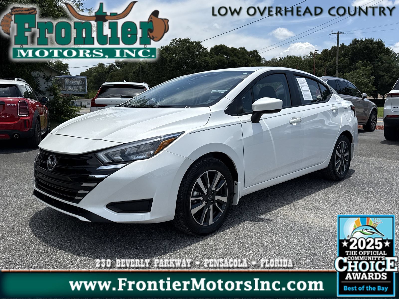 Used 2025 Nissan Versa SV w/ Trunk Package FWD image 1