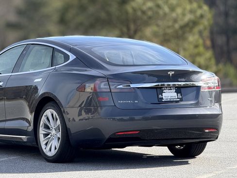Used 2018 Tesla Model S 75D image 48