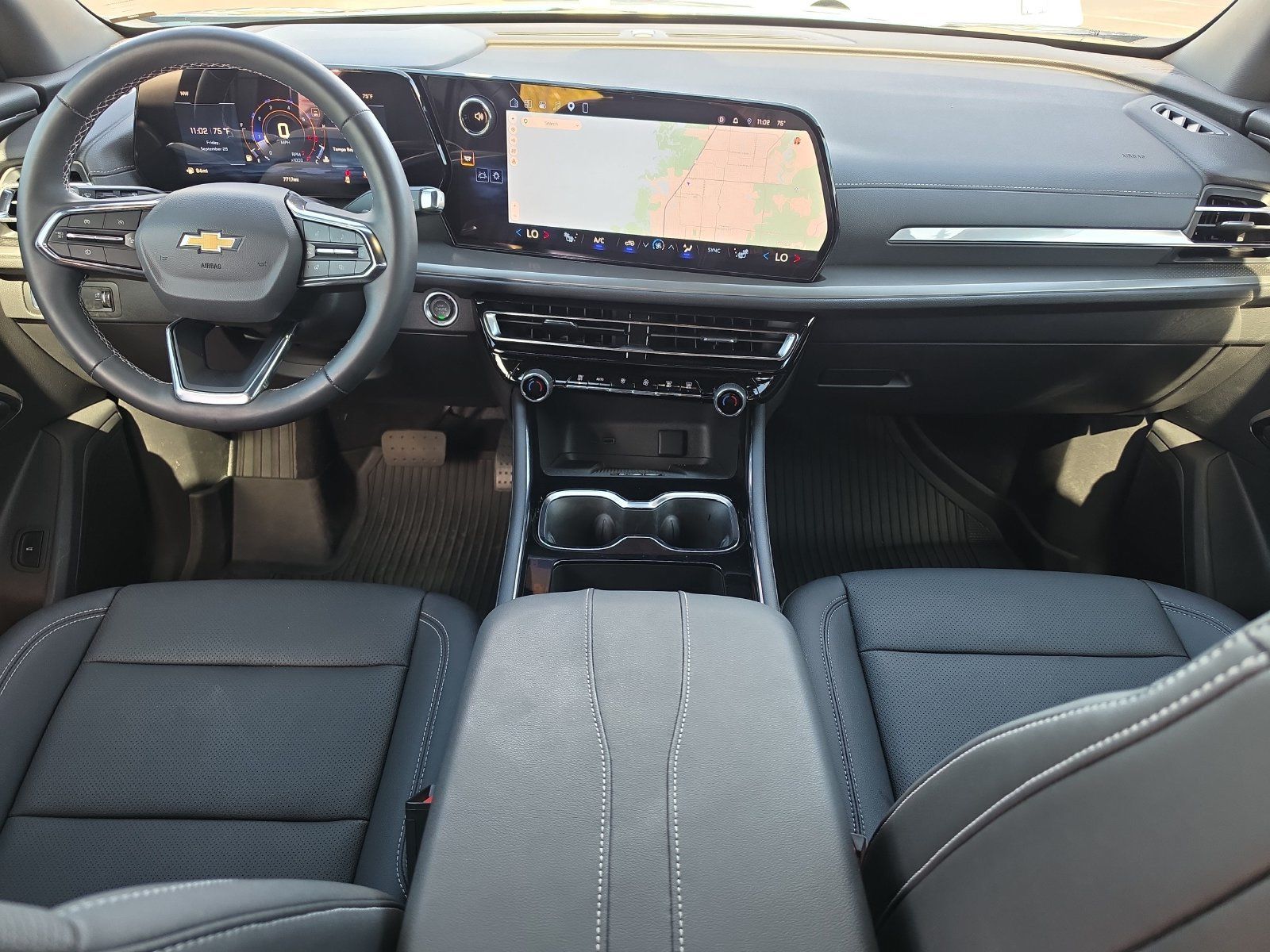 Used 2026 Chevrolet Traverse LT w/ Driver Confidence Package FWD image 8