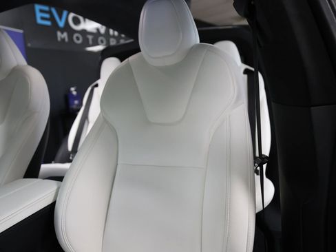 Used 2020 Tesla Model X image 28