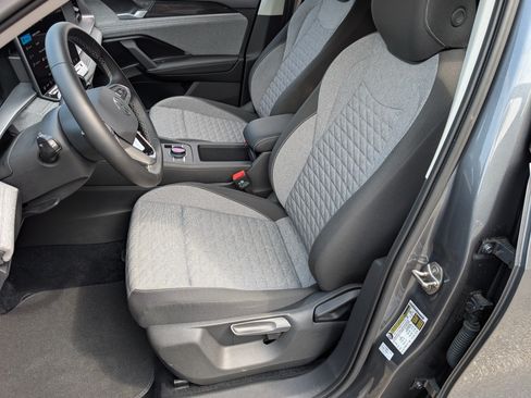Used 2025 Volkswagen Tiguan S FWD image 16