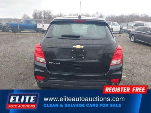 Used 2018 Chevrolet Trax LS image 32
