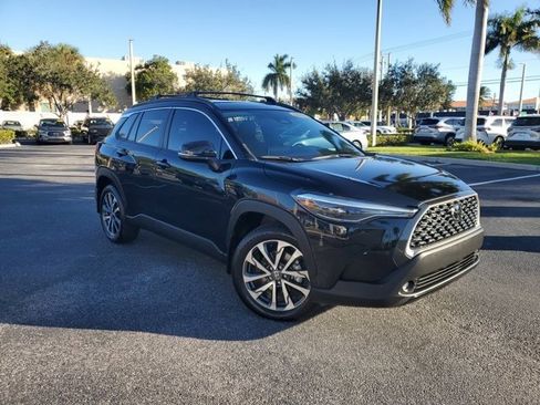 Certified 2023 Toyota Corolla Cross XLE image 27