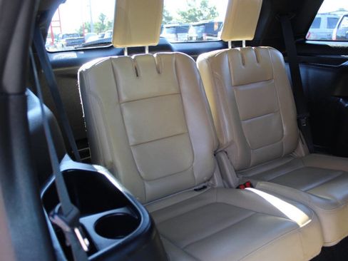 Used 2017 Ford Explorer XLT w/ Equipment Group 202A image 13
