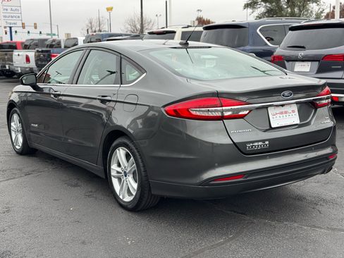 Used 2018 Ford Fusion SE image 7