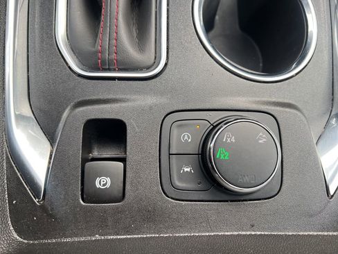 Used 2023 Chevrolet Traverse RS image 22