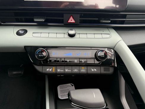 New 2026 Hyundai Elantra Limited image 33