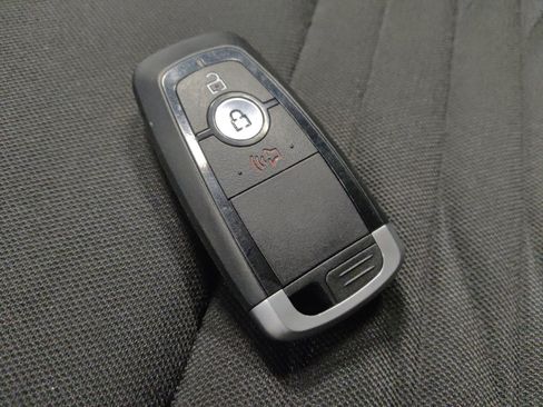 Used 2020 Ford Explorer XLT RWD image 32