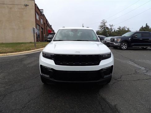 Used 2023 Jeep Grand Cherokee Limited image 3