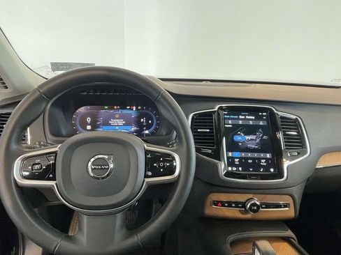 Used 2023 Volvo XC90 B6 Plus w/ Protection Package Premier AWD/4WD image 17