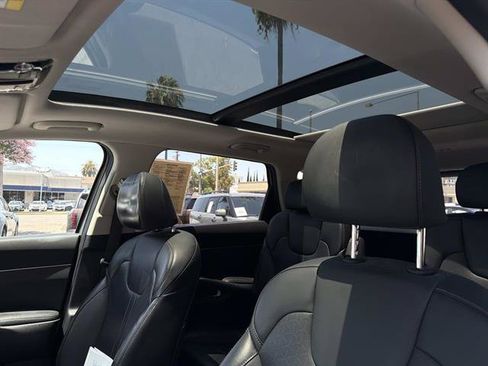 Used 2023 Kia Sorento EX w/ Panoramic Sunroof Package FWD image 18