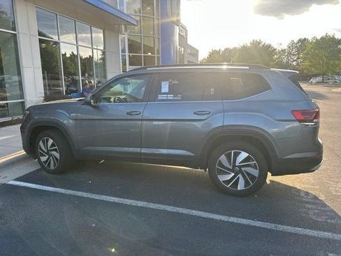 Used 2025 Volkswagen Atlas SE FWD image 6