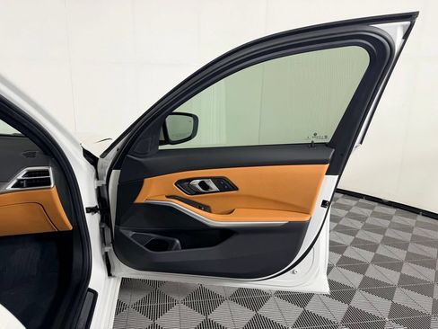 Used 2025 BMW 330i Sedan w/ Convenience Package RWD image 36