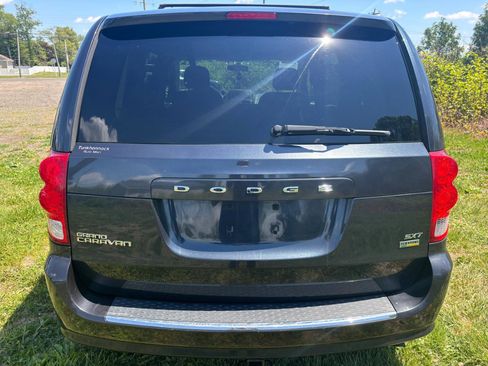 Used 2014 Dodge Grand Caravan SXT FWD image 6