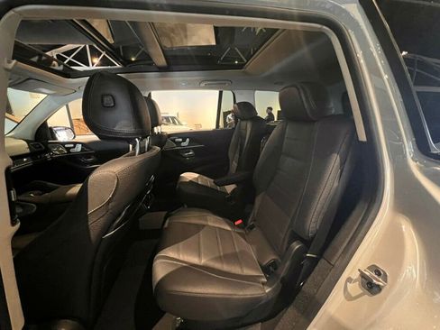 Used 2024 Mercedes-Benz GLS 580 4MATIC image 23
