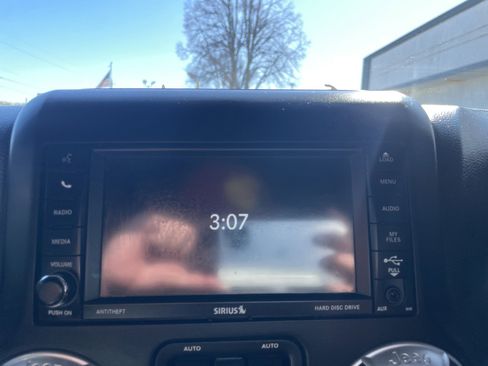 Used 2014 Jeep Wrangler Unlimited Sahara w/ Connectivity Group image 16