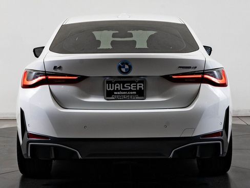 Used 2023 BMW i4 eDrive40 w/ Premium Package image 7