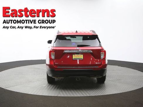 Used 2021 Ford Explorer XLT image 37