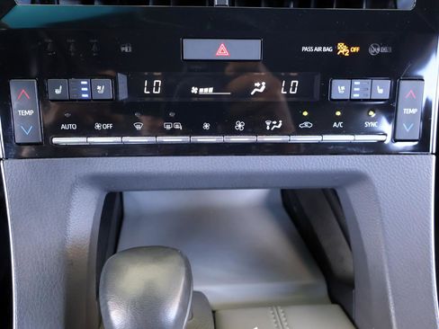 Used 2019 Toyota Avalon Touring FWD image 48