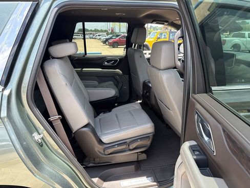 Used 2024 Chevrolet Tahoe LT RWD image 12